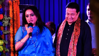 sankat mochan sangeet samaroh Audience mesmerized with singing of Anup Jalota