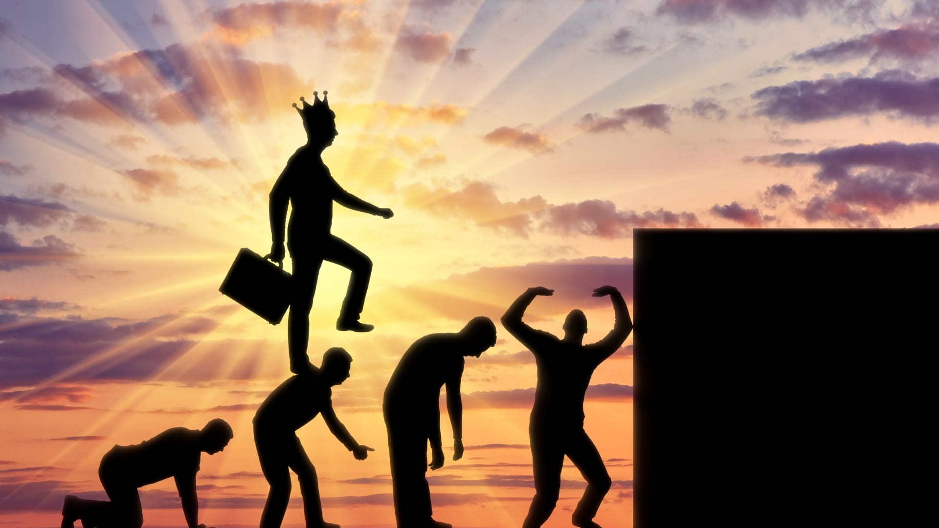 Chanakya Niti Life Lessons Quotes Sutra These 5 People Can Never Be Trusted Chanakya Wisdom Reveals Why