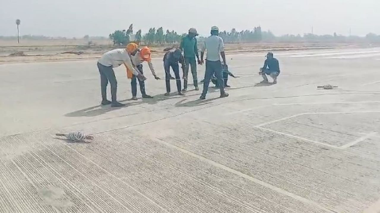 Preparations for landing fighter aircraft on Ganga Expressway in Shahjahanpur