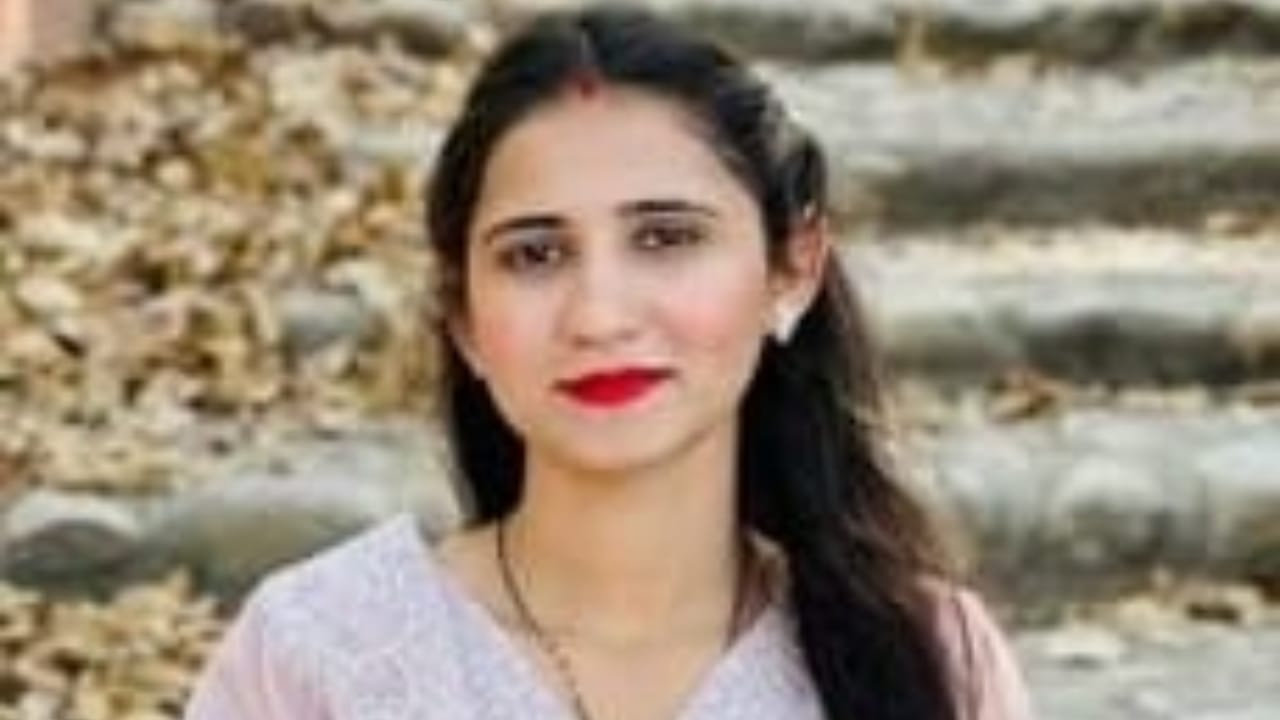 UPSC Result 2025 Hard work and perseverance led to success Sarjit left package of 35 lakh now become officer