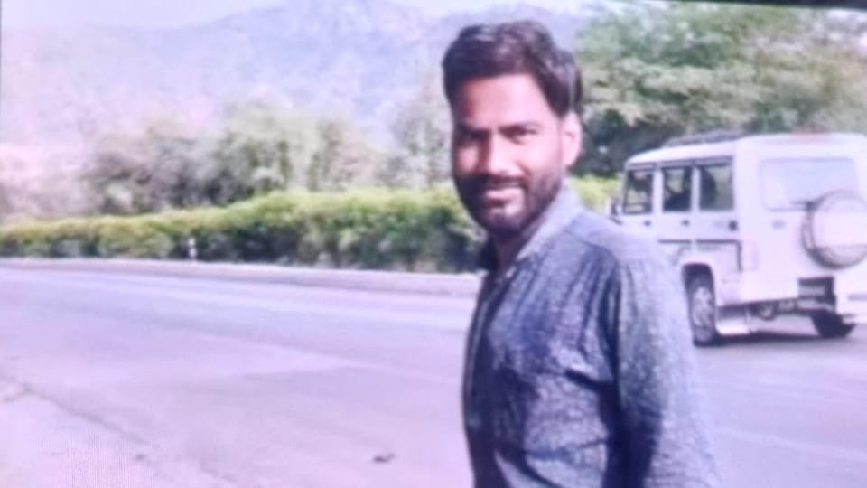 Young man committed suicide after video calling his sister in Kanpur