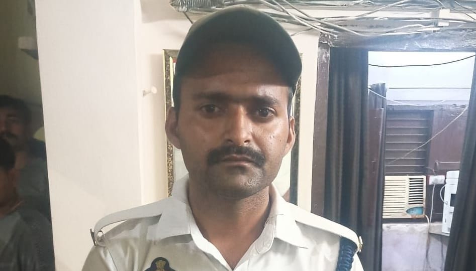 Kanpur Traffic cop beaten up for trying to remove auto incident happened during rehearsal of PMs fleet
