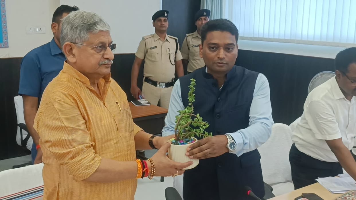 Bihar: Union Minister Lallan Singh reviewed the development plans