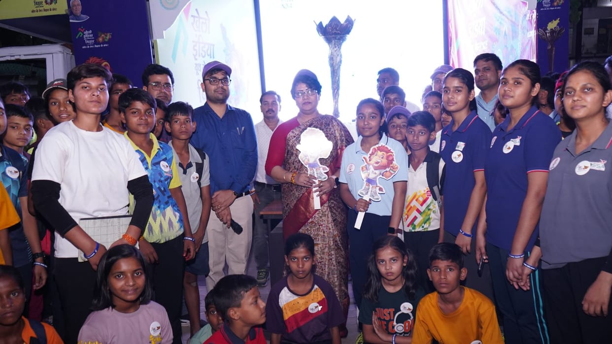 Bihar News: Khelo India Youth Games' 'Mashal gaurav' reached Ara and Buxar news in hindi