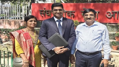 Saharanpur: Farmer's daughter Komal Poonia got sixth rank in UPSC, IPS training is already going on