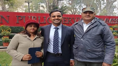 Saharanpur: Farmer's daughter Komal Poonia got sixth rank in UPSC, IPS training is already going on