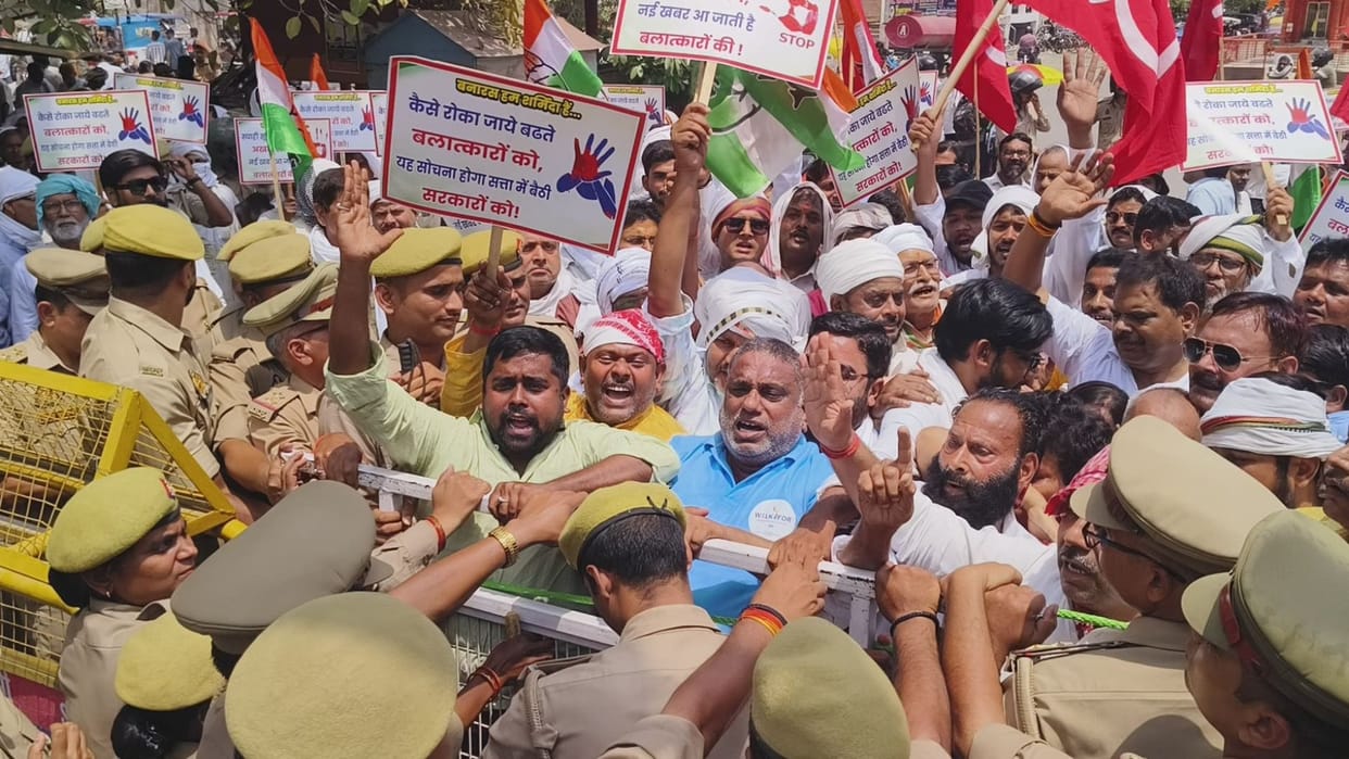 Congress, Communist Party and Samajwadi Party protest outside PM office in varanasi