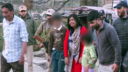 Photos Of Pahalgam Terror Attack Several Tourists Feared Dead Jammu Kashmir News In Hindi - Amar Ujala Hindi News Live - फोटो में देखें पहलगाम आतंकी हमला:हरी घास पर पड़े थे खून