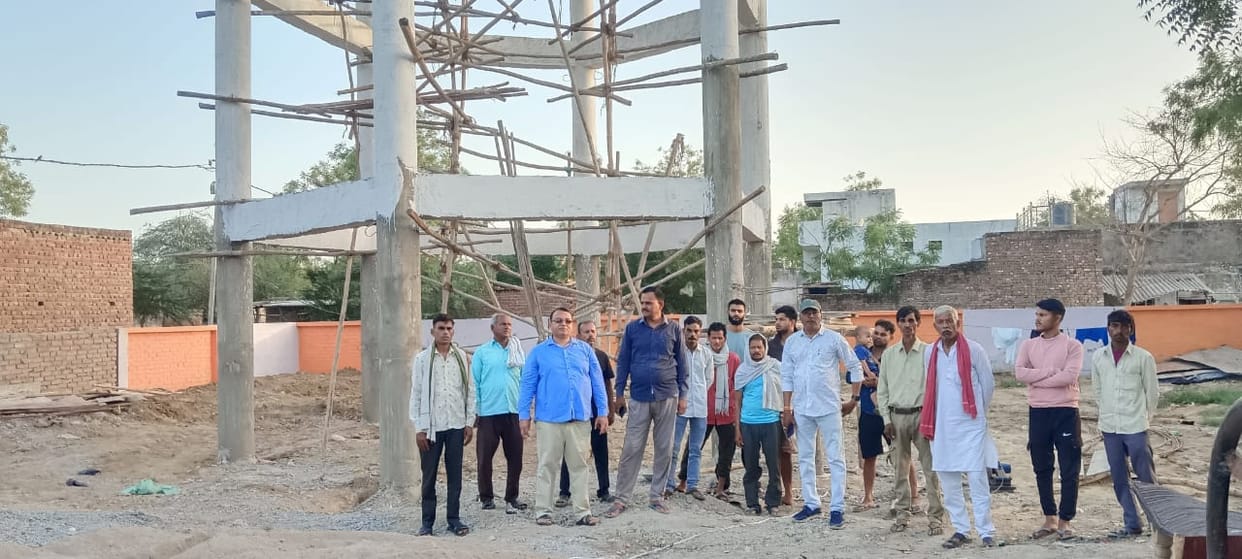 Villagers are terrified of water tank under construction said- such material is being used can fall anytime