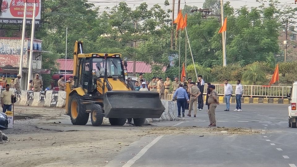 Decades old mausoleum demolished in Rudrapur
