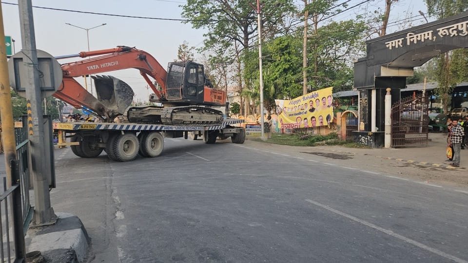 Decades old mausoleum demolished in Rudrapur