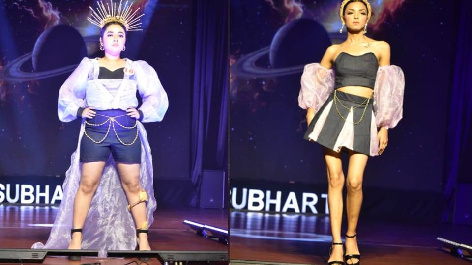 Fashion Show: Models from Mumbai, Delhi, Gurugram, Noida performs at Design Castle with their catwalks
