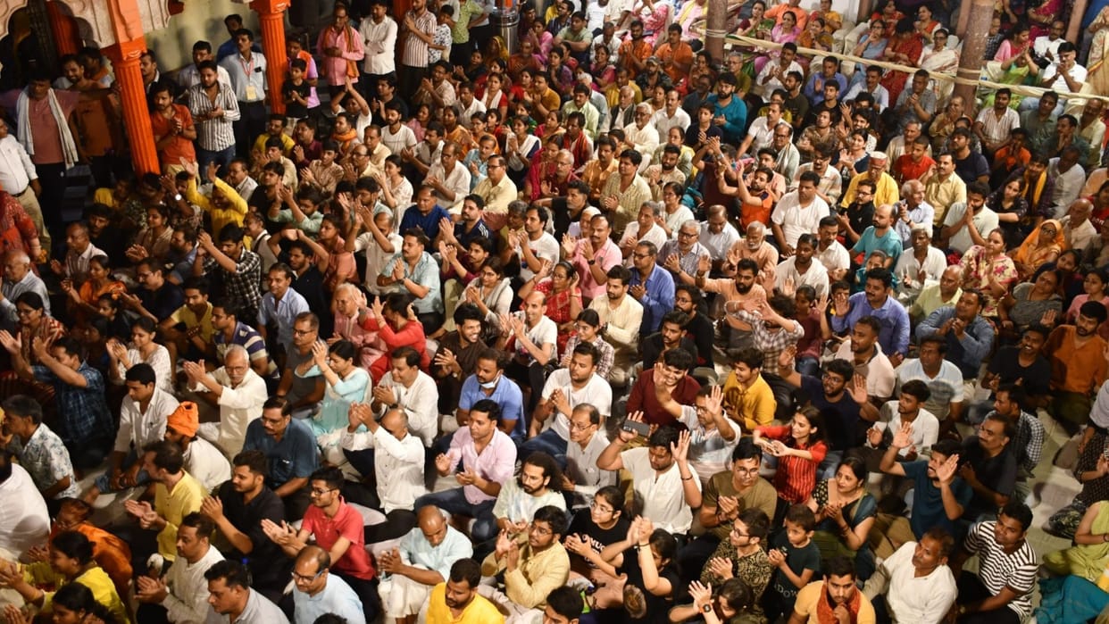 sankat mochan sangeet samaroh Audience mesmerized with singing of Anup Jalota