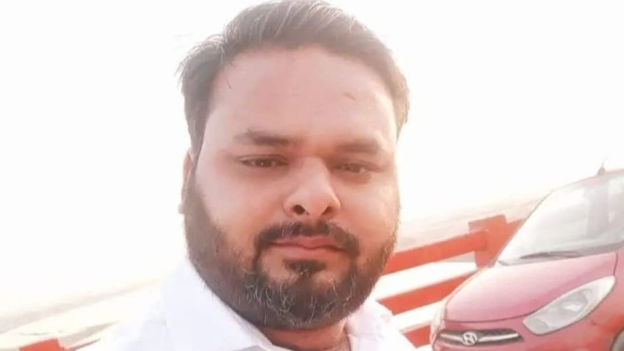 missing teacher returned home dramatically wrote on social media will reveal everyone secret in Bareilly