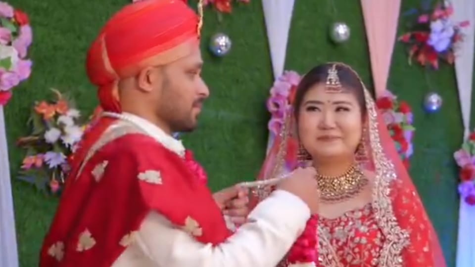 Bijnor man marries her Chinese girlfriend, Xiao adopts Hinduism, video goes viral