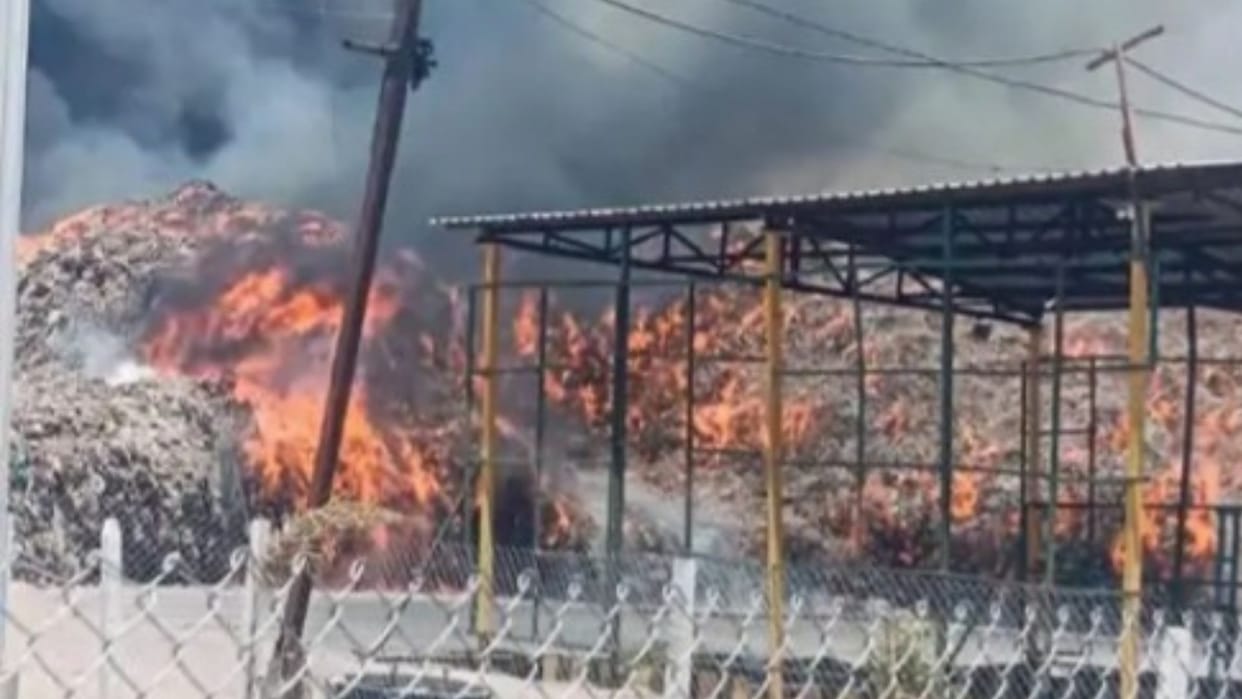 Fire broke out in the garbage mountain in Adampur Khanti Bhopal