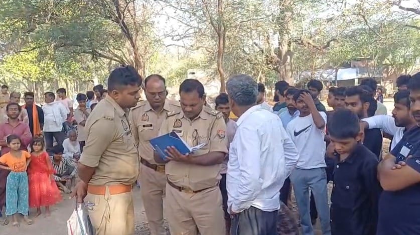 Amethi: Body of a youth found hanging from a tree outside the village