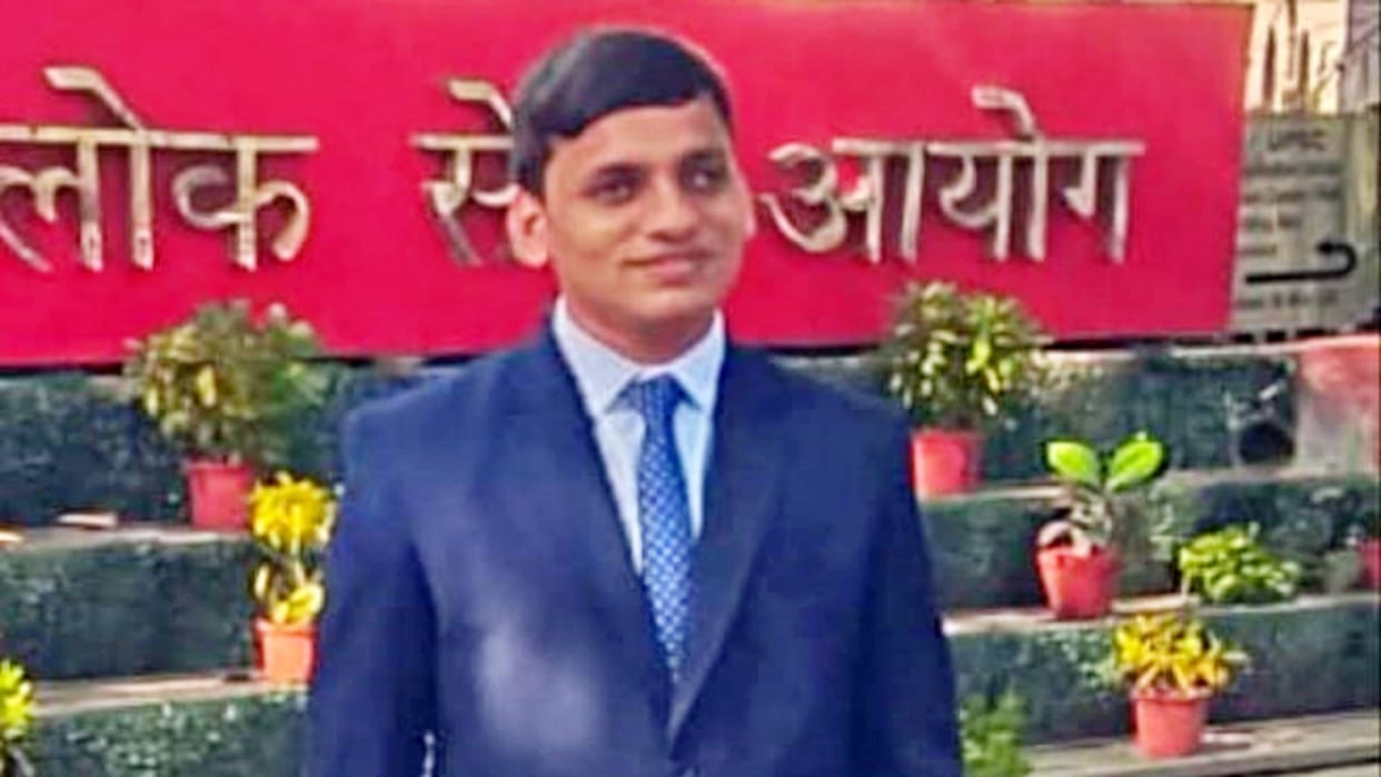 UPSC Result Raviraj of Nawada in Bihar cannot see his mother helped him crack UPSC exam in this way