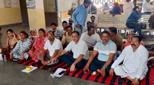 BSP councillors' protest continues BJP comes out in protest