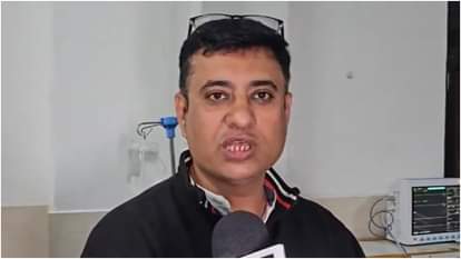 घटना की जानकारी देते नागपुर के पर्यटक।