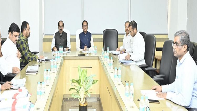 CG News: सीएम विष्णुदेव साय के निर्देशों पर प्रदेश के 11 हजार से अधिक हैंडपंपों की मरम्मत, दिए ये निर्देश
