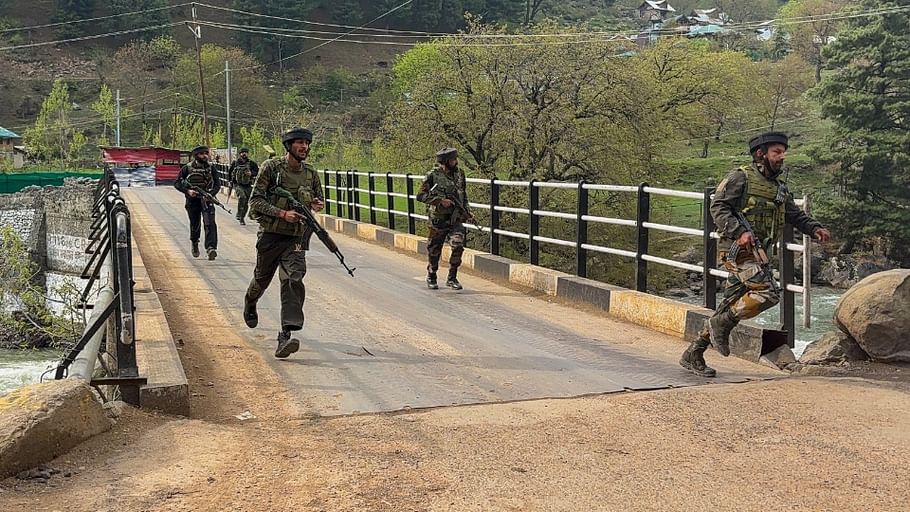 Pahalgam Terror Attack Terrorists Open Fire on Tourists in Pahalgam Ground, Check Video