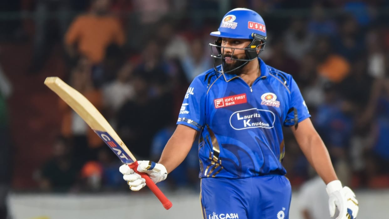 Mumbai Indians coach Mahela Jayawardene claimed that Rohit Sharma managing niggle since Champions Trophy IPL