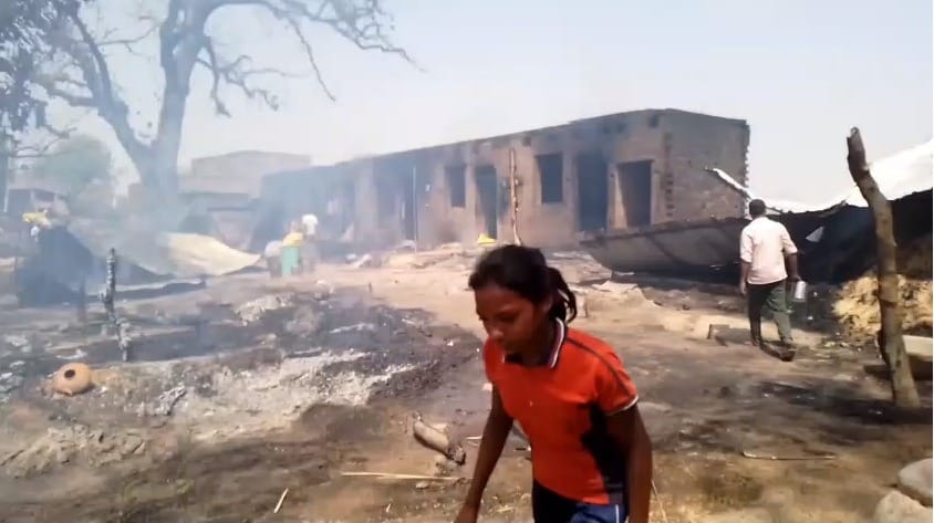 massive fire broke out due to a short circuit 13 houses property worth Rs 20 lakh destroyed