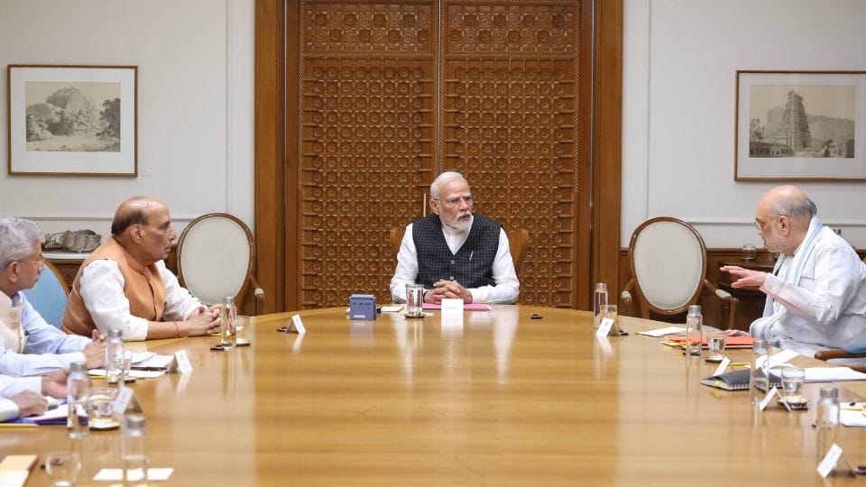 Jammu Kashmir Pahalgam Terrorist Attack: Several Tourists Died, Amit Shah at Baisaran, PM Modi News in Hindi