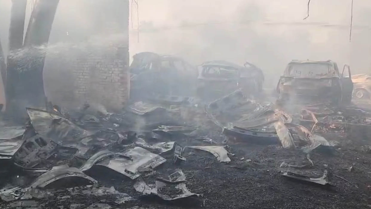 Unnao: 120 cars parked in the yard burnt, loss of Rs 13 crore