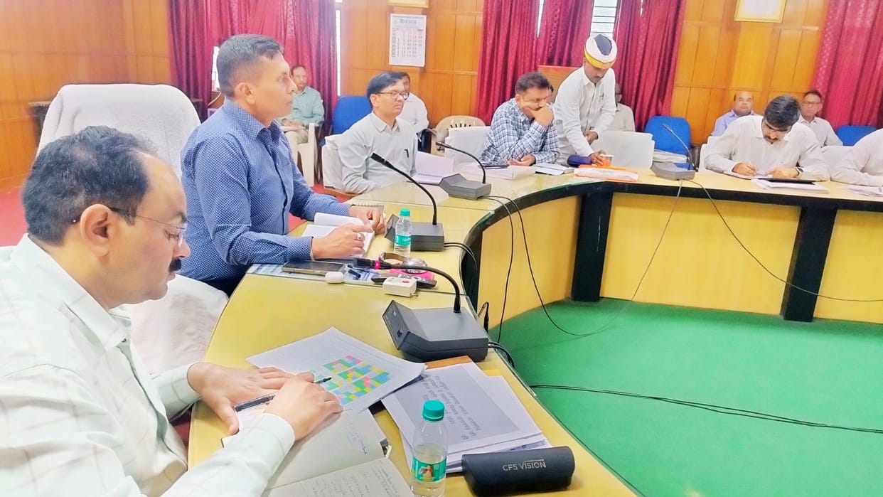 Azamgarh News Salary of four officers stopped due to negligence clarification sought