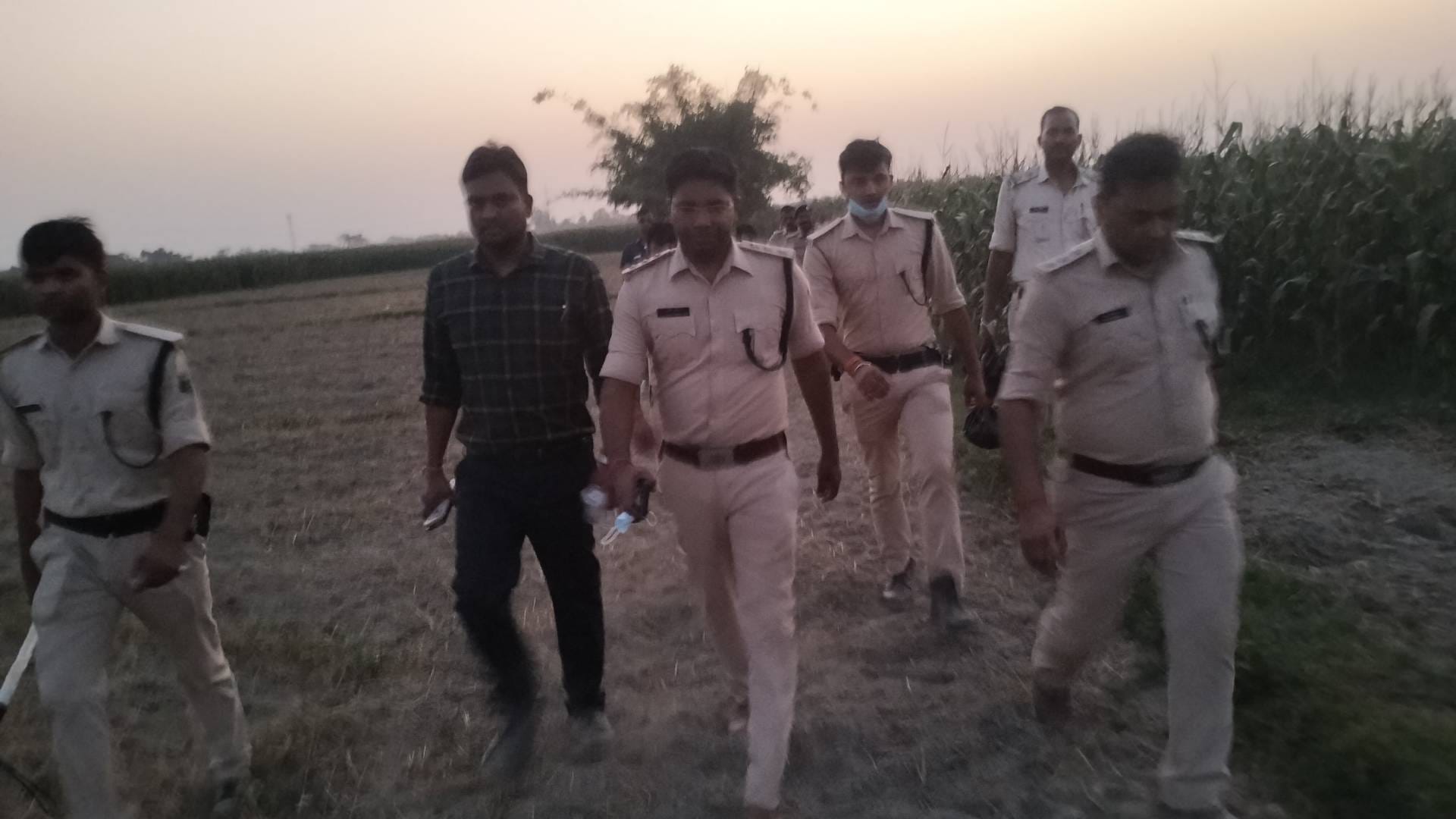 घटना स्थल पर मौजूद पुलिस