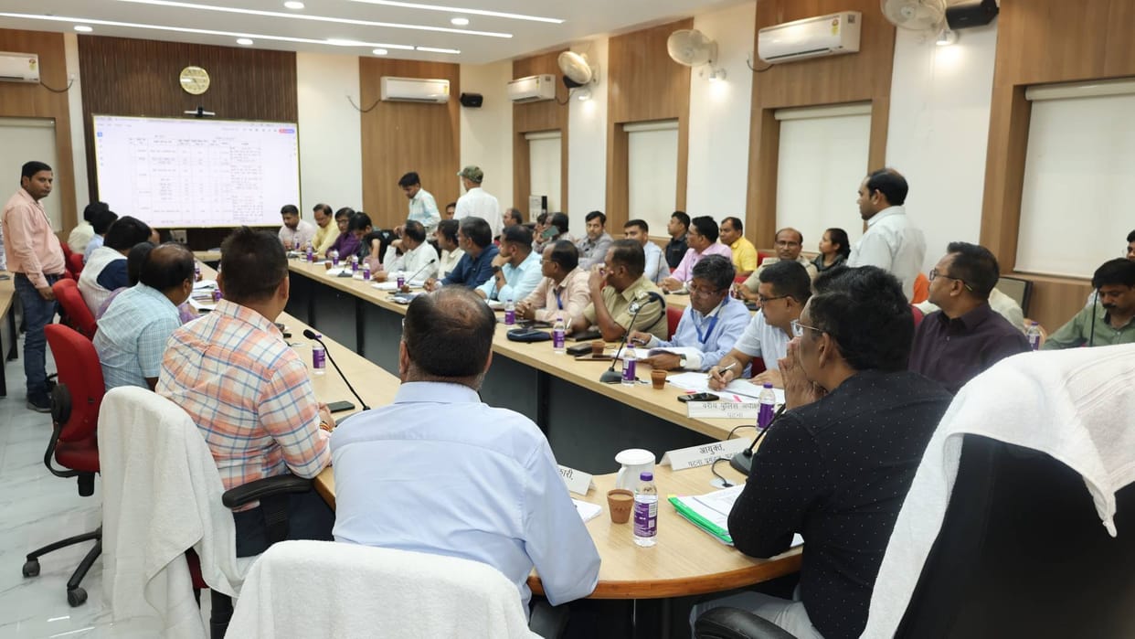 Bihar meeting held prevent waterlogging Patna instructions drone survey for cleaning of large drains