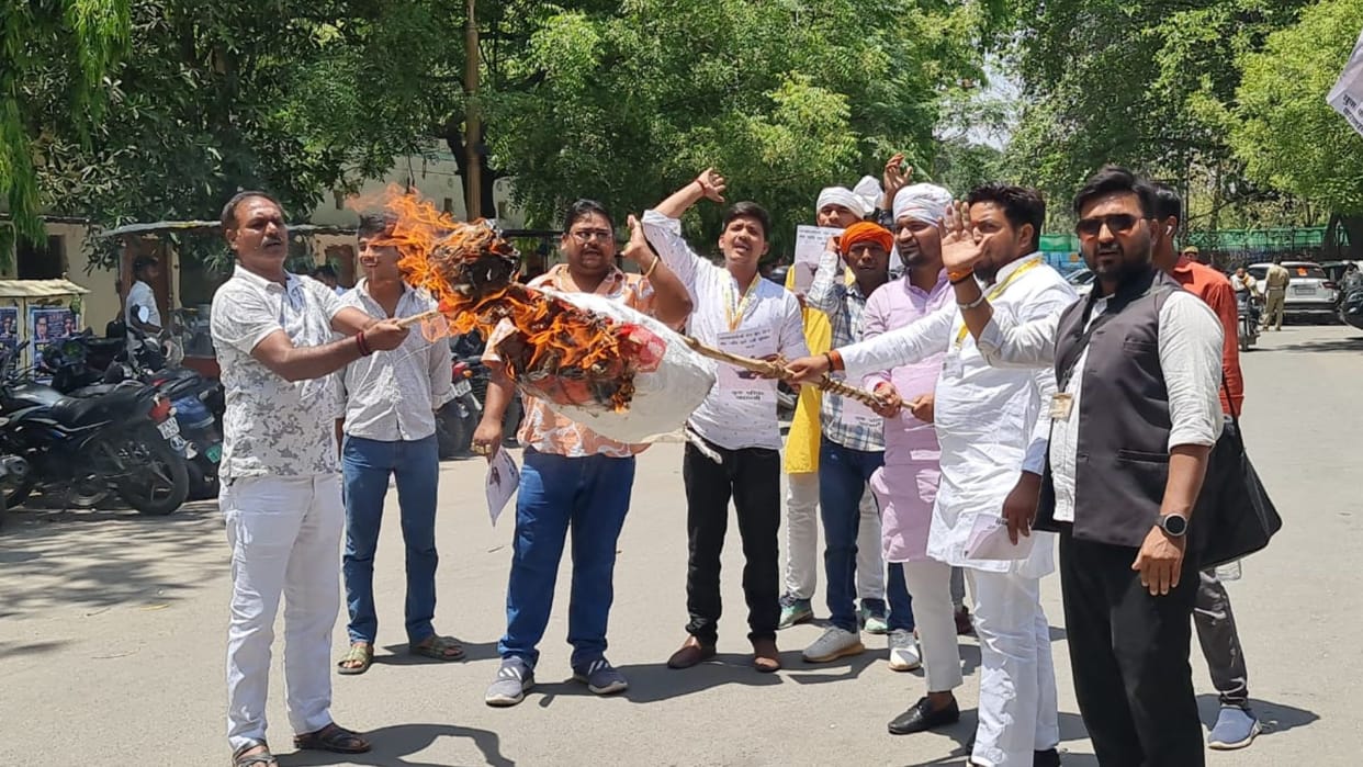Demand for action after the terrorist incident in Pahalgam youth protested