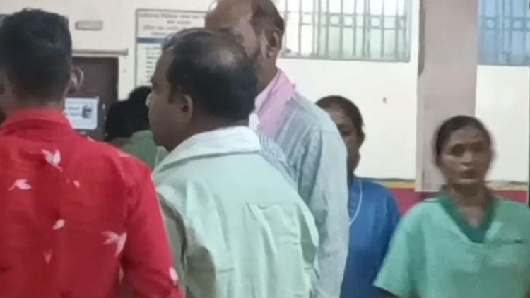 CG: कोरबा मेडिकल कॉलेज में फेस रीडिंग से दर्ज होगी उपस्थिति, थंब सिस्टम में गड़बड़ी के बाद नई व्यवस्था