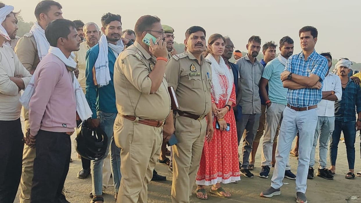 Four teenagers drowned while bathing in Ganga two saved by sailor in mirzapur