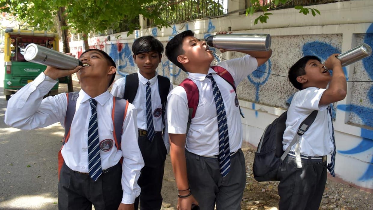 Prayagraj Weather Hot winds and strong sunlight increased the problems of people, health department issued