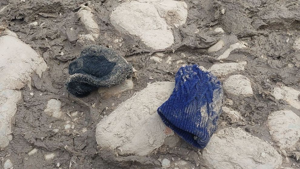 Pahalgam Attack: हमले के दो सबसे खतरनाक वीडियो आए सामने, गोलियों की तड़तड़ाहट के बीच मदद करते दिखे कश्मीरी Pahalgam Attack Two most dangerous videos of attack Kashmiris seen helping amidst firing of bullets