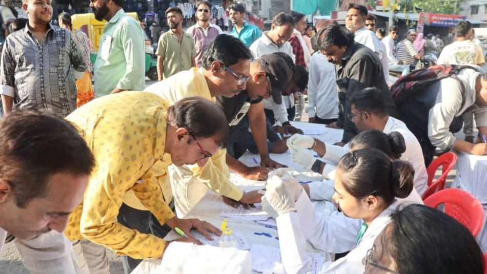 Indore News: Blood-sign protests erupt over Pahalgam terror attack, citizens demand revenge and strict governm