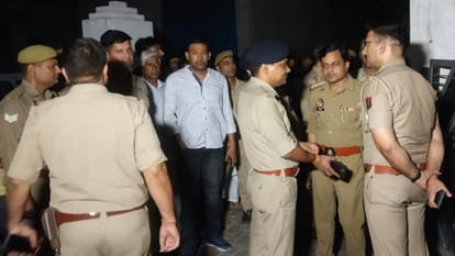 Meerut: A criminal shot a young man from his own village, the villagers surrounded him and killed