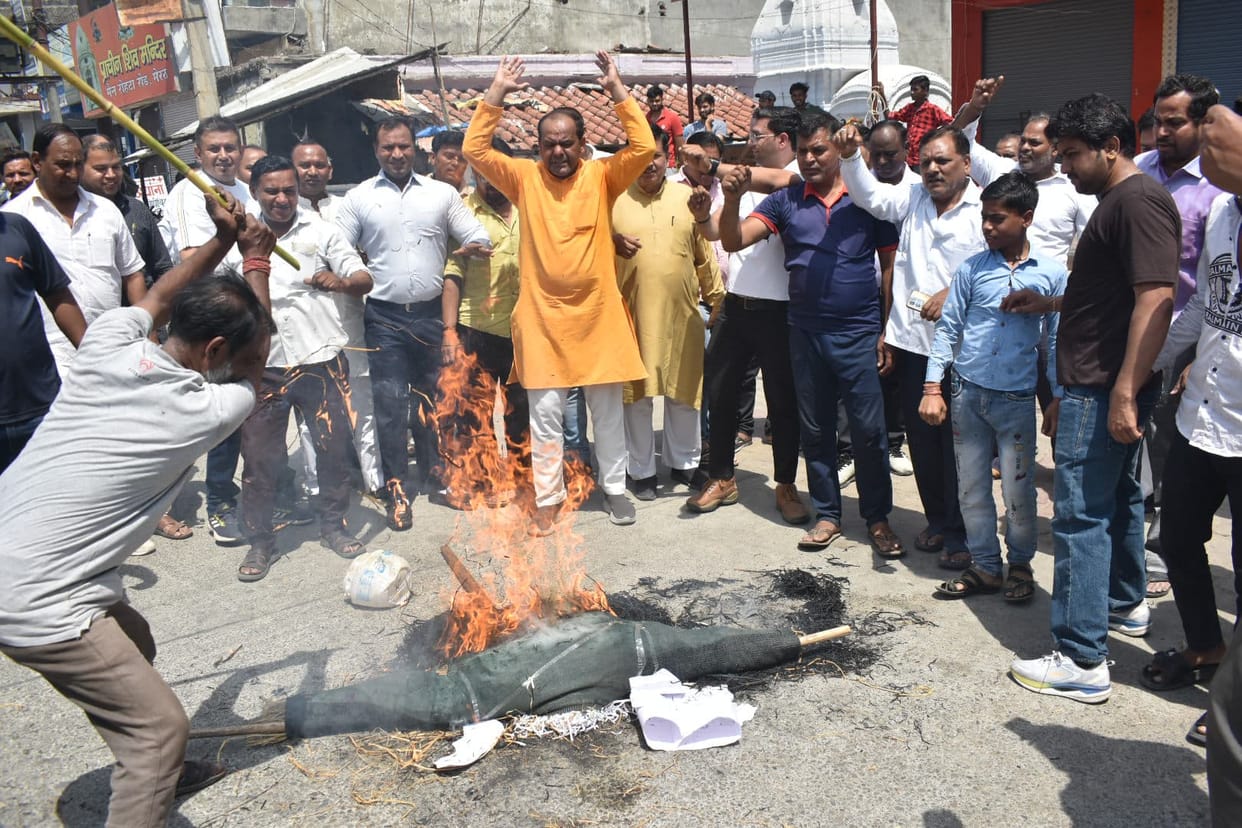 Pahalgam terror attack: Public anger in West UP, markets closed in Meerut, slogans of Pakistan Murdabad raised