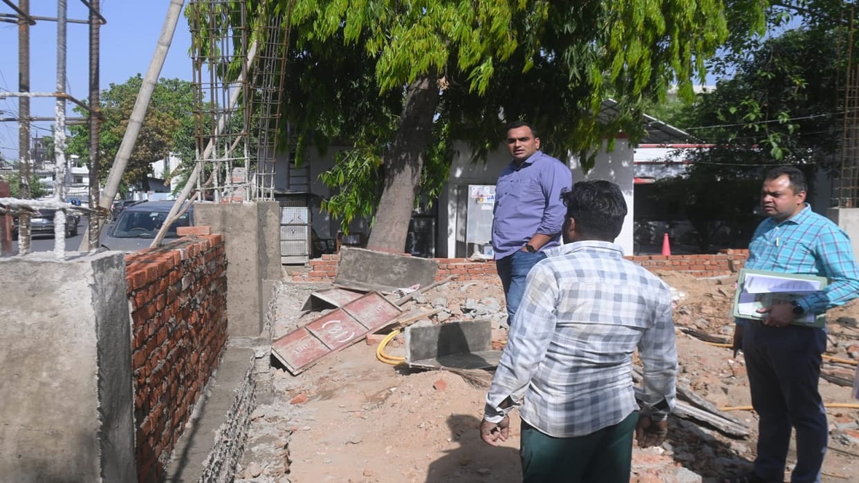 office wall was being built with substandard material SSP got it demolished in Bareilly