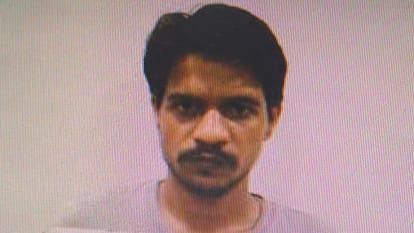 Meerut: A criminal shot a young man from his own village, the villagers surrounded him and killed