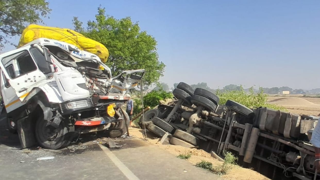truck collided from behind with truck parked on the highway in Budaun