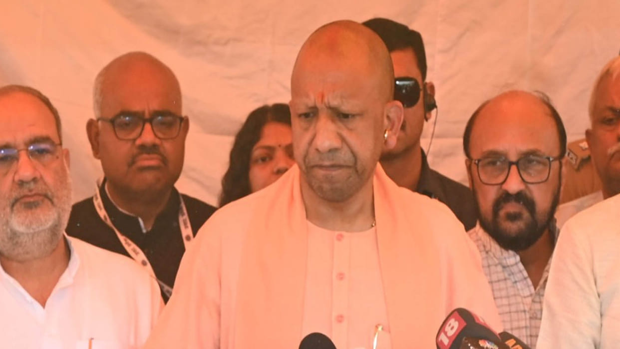 CM Yogi said world will soon see the consequences of those who destroy vermilion of their mothers and sisters
