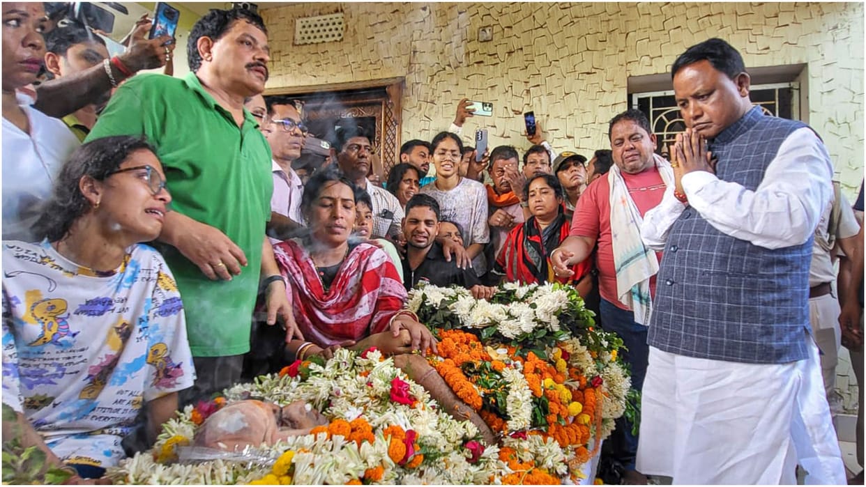 Last rites of Odisha youth killed in Pahalgam attack, cm majhi said- wife of the deceased will get a govt job