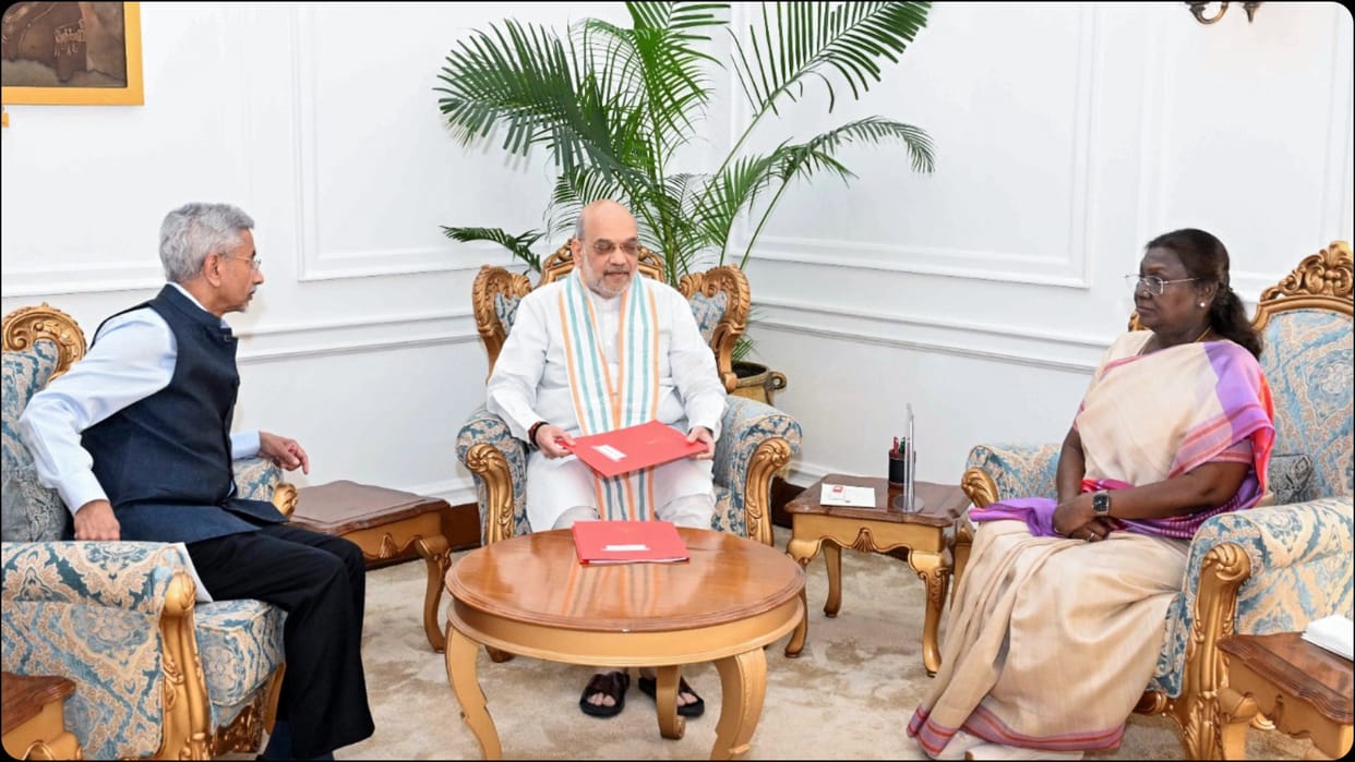Union Home Minister Amit Shah and Eam Jaishankar Arrives to meet President Droupadi Murmu, News in hindi
