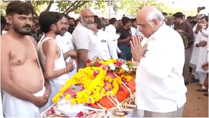 Pahalgam Attack bier of father and son raised together in Gujarat; Daughter cremates father dead body in Pune