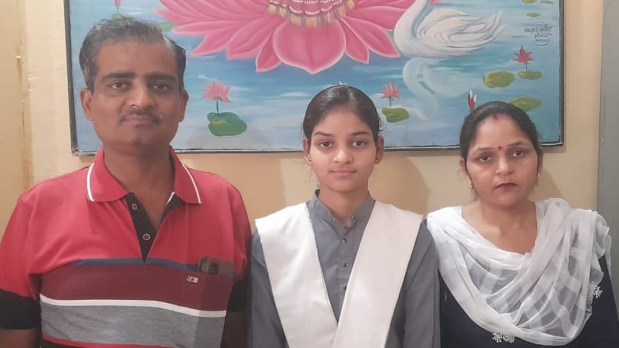 UP Board Result 2025 Auto driver daughter became Bareilly district topper in high school