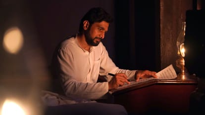 Phule Movie Review in Hindi by Pankaj Shukla Ananth Mahadevan Pratik Gandhi Patralekhaa Vinay Pathak